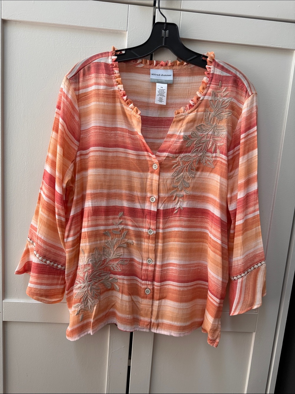 Alfred Dunner Coral Striped Embroidered Button Up Blouse Top PM, Never Worn